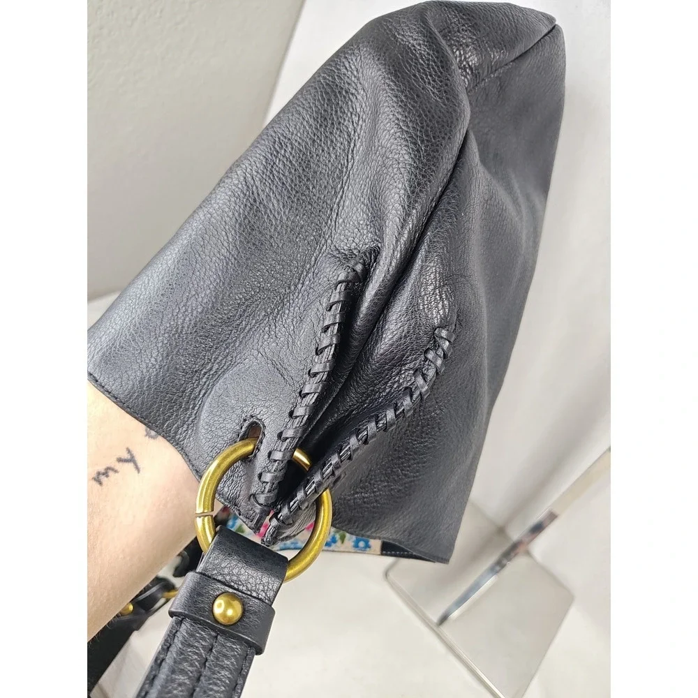 Tommy Hilfiger Black Pebbled Leather Hobo Bag Floral Lining NWT Tassel Purse